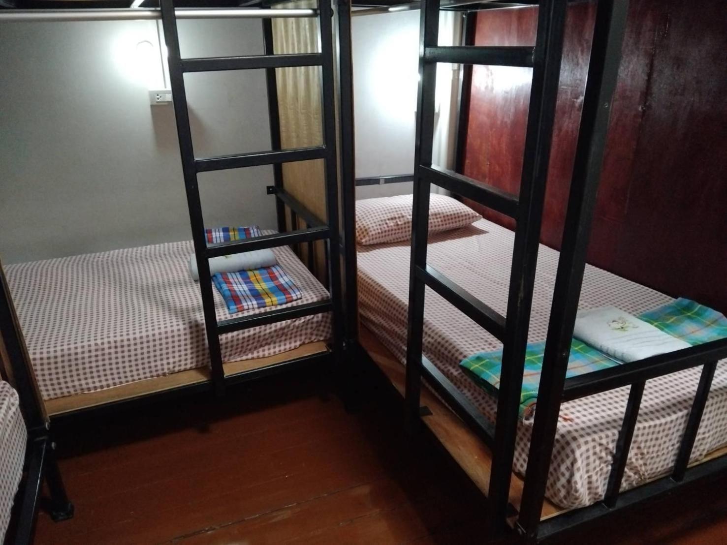 Amazing Khaosan Hostel กรุงเทพมหานคร ภายนอก รูปภาพ